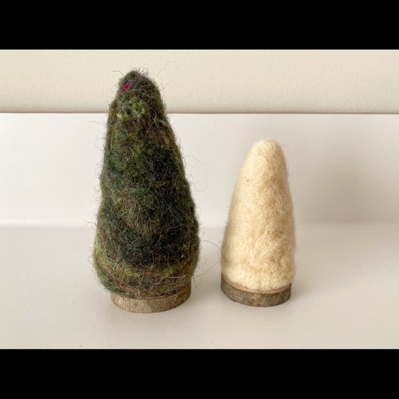 Needle felted Christmas tree - Picture 6 of 7